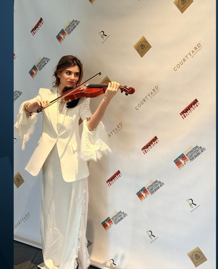 Dilvîn Filîtê Xelatek Giranbiha Stand